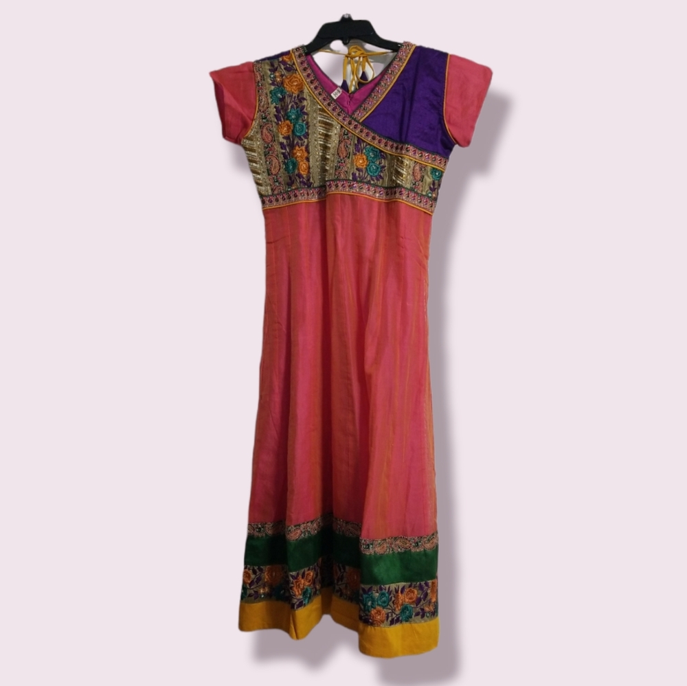 Traditional Indian Womens Dress🧚‍♀️